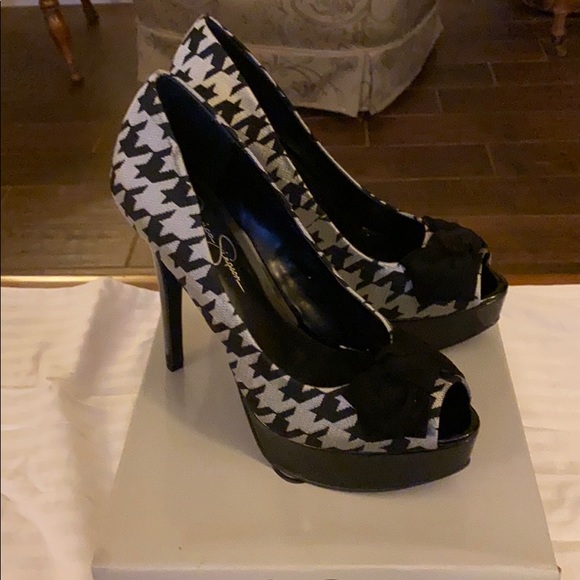 Jessica Simpson 5” Platform Heels - Picture 3 of 6